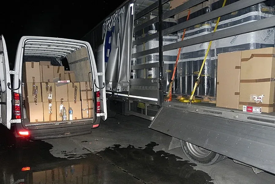 Разбиха депо за нелегални цигари край Пловдив