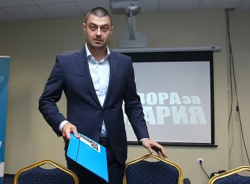 Бареков Помага на ММА бойците за лиценз от министерството