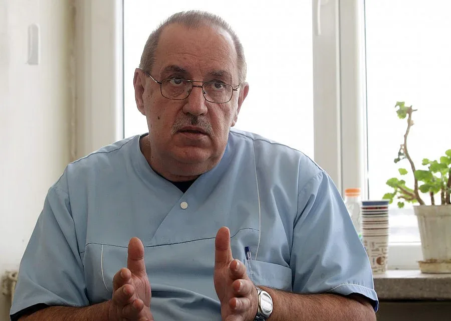 Спасиха майка и бебе с една операция