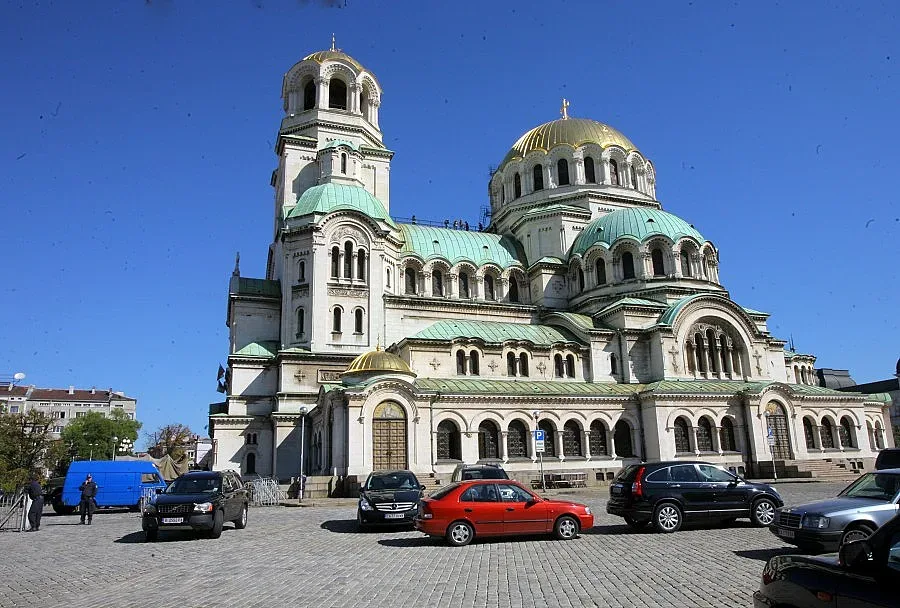 Спестяват на църквата милиони за "Ал. Невски"