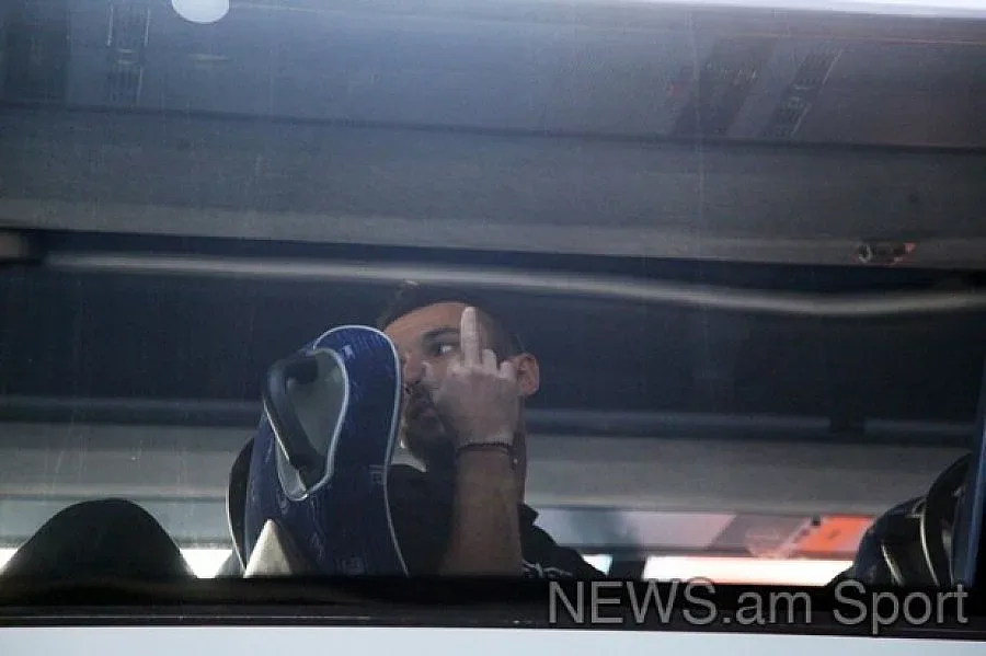 В Армения: Кой български национал ни показа среден пръст 