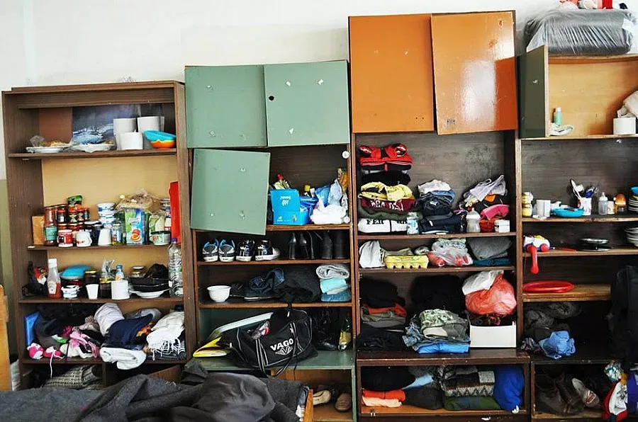 Служители на ДАБ изнудвали бежанци да не протестират