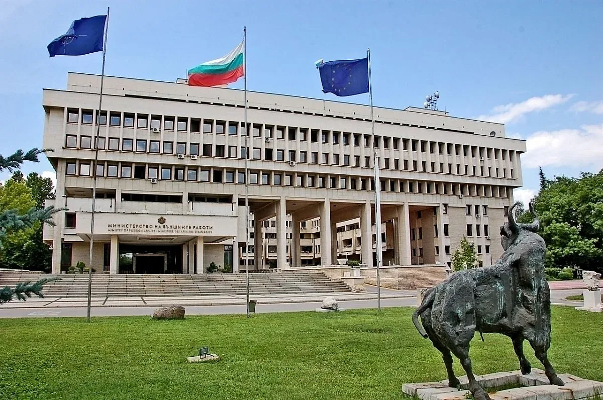 Външно удари по масата! Отговори остро на Скопие за бруталните обиди