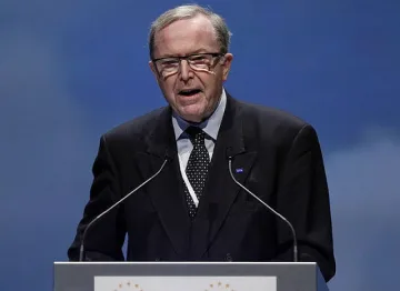 Почина Вилфред Мартенс