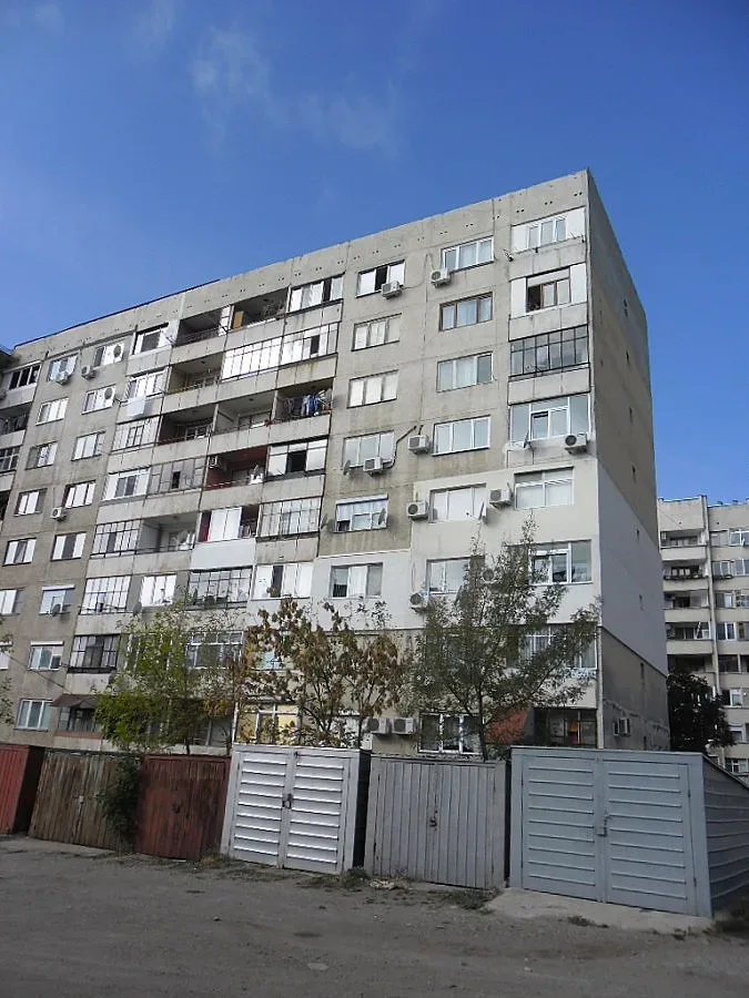 Петокласник полетя от седмия етаж