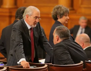 Ден на Пеевски в парламента