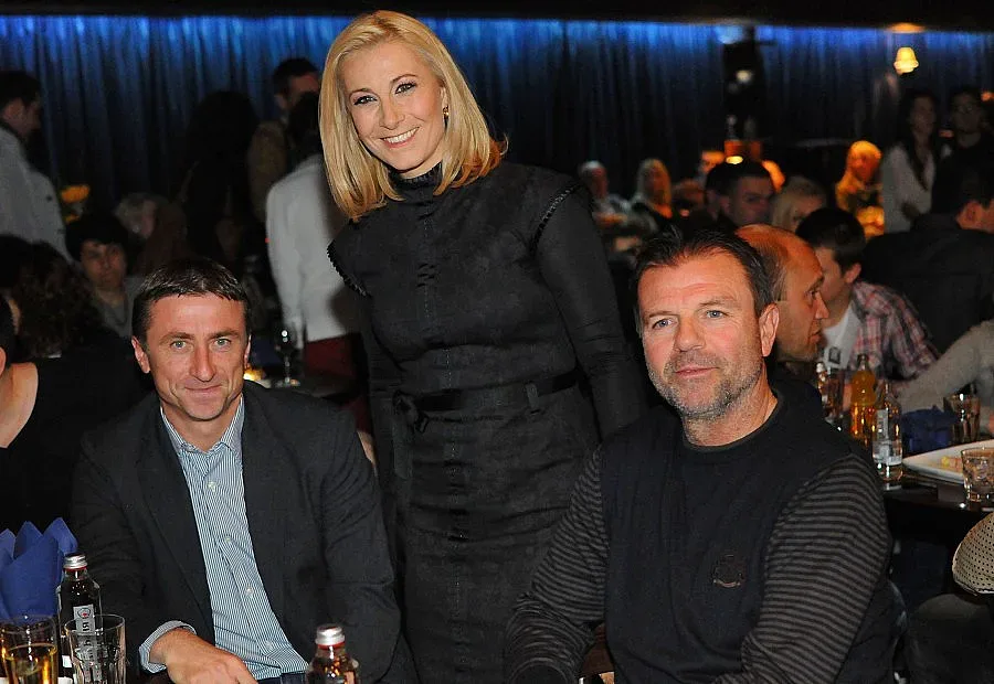 Футболисти и треньори уважиха премиерата на филма за Стан