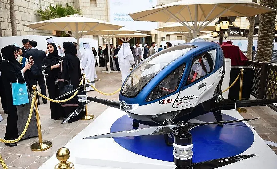 Уникален вид таксита потеглят в Дубай