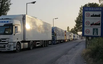 12 км опашка от ТИР-ове е блокирана на Капитан Андреево