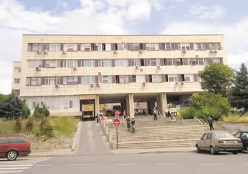 Шофьор блъсна баба и избяга