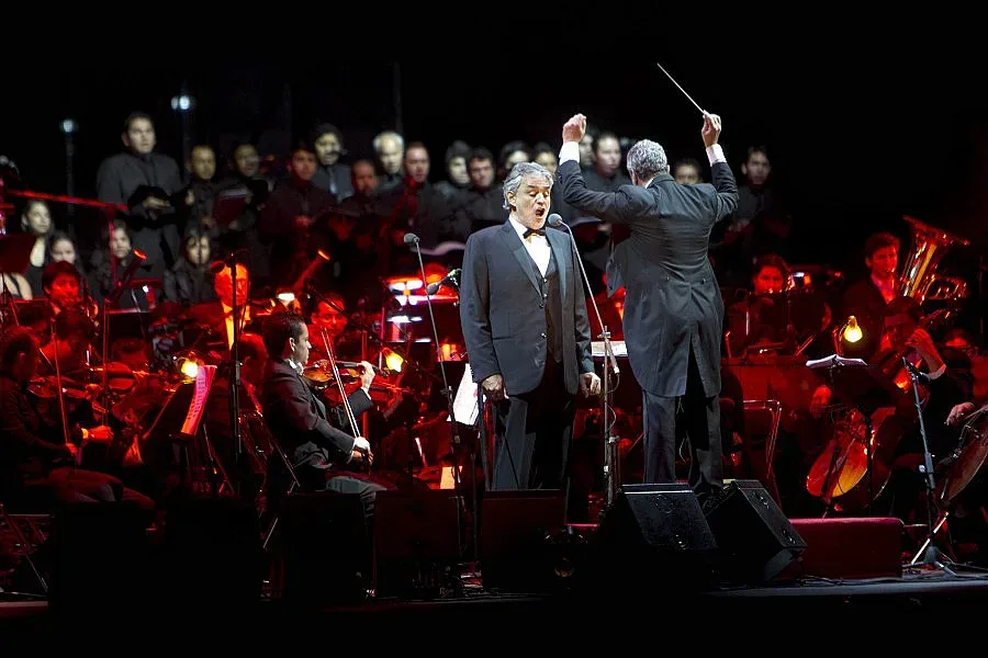 Андреа Бочели се завръща в България 