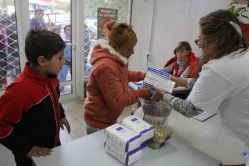 Роми се биха за помощи и декодери