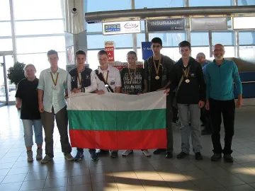 Българчета разкриха тайните на Юпитер