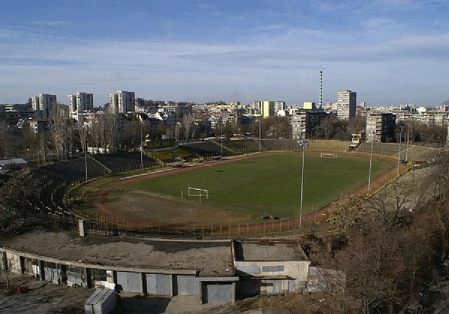 Секира за търгаши на пловдивския стадион "Хр. Ботев"