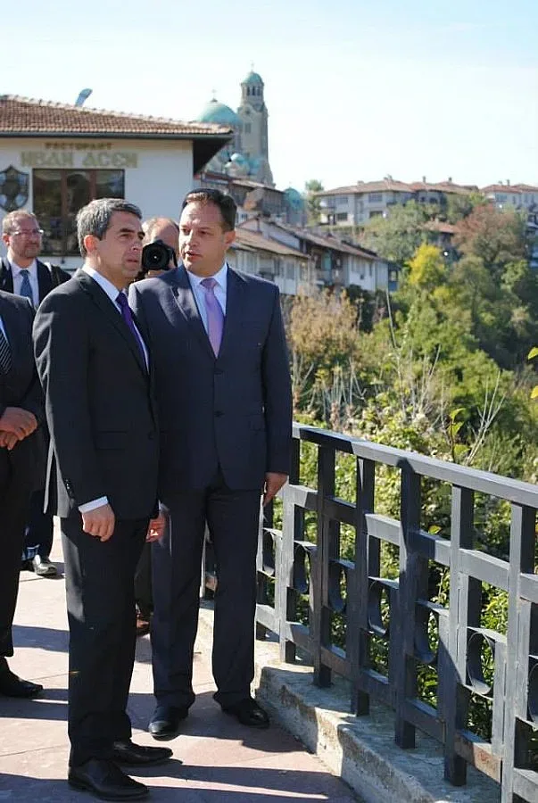 Плевнелиев се разходи из Търново