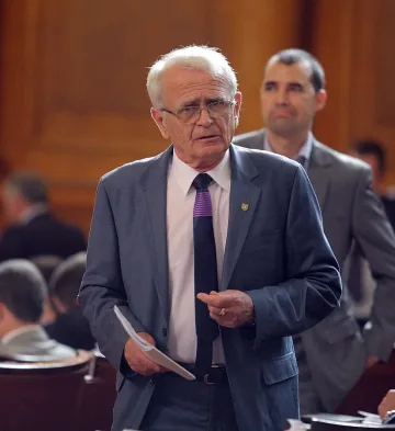 Станилов: Не е взимано решение за вот на недоверие