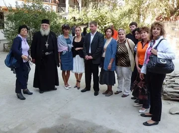 Учители направиха дарение за приюта в Нови Хан