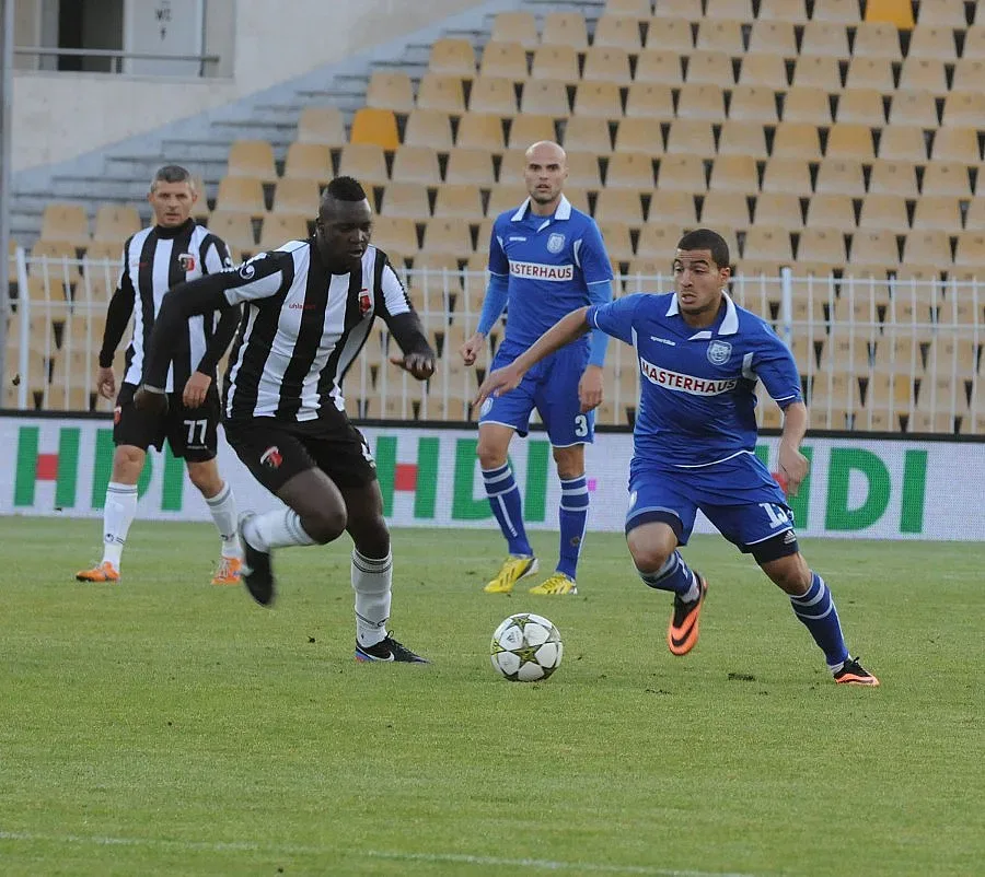 "Черноморец" пусна котва