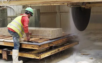 Бизнесът иска да се уреди почасовото заплащане