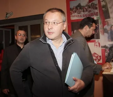 Станишев привиква министри на "Позитано"