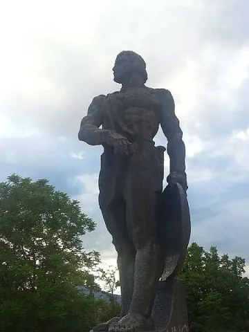 Спартак води туристи в Склаве