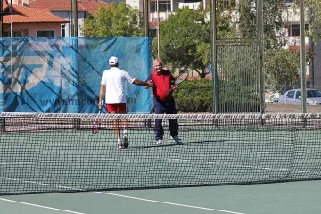 "Стандарт" на полуфиналите на BNP Paribas Медиа Мастърс