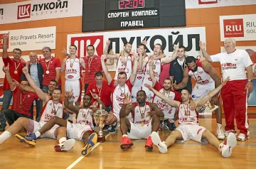 "Лукойл" се натресе на "Химки" и "Апоел"