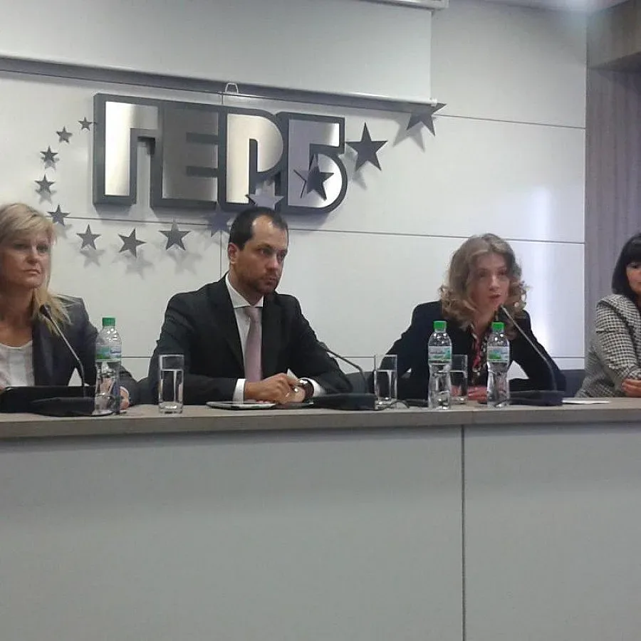 ГЕРБ плътно за задължителната забавачка за петгодишните