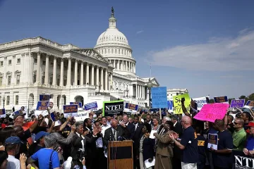 Отложиха преговорите за свободна търговия между ЕС и САЩ 