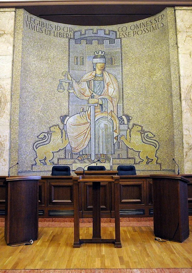 Майка на задържан от "Опасните" заплашва да се самозапали