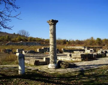 Ваклинов открива розетата от Плиска