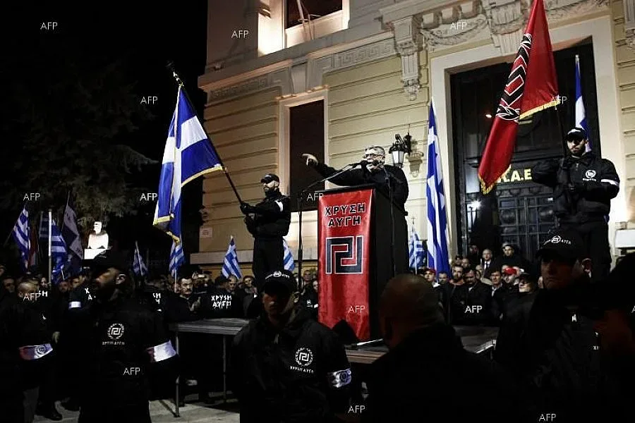 В "Златна зора" чупят ръце срещу 300 евро