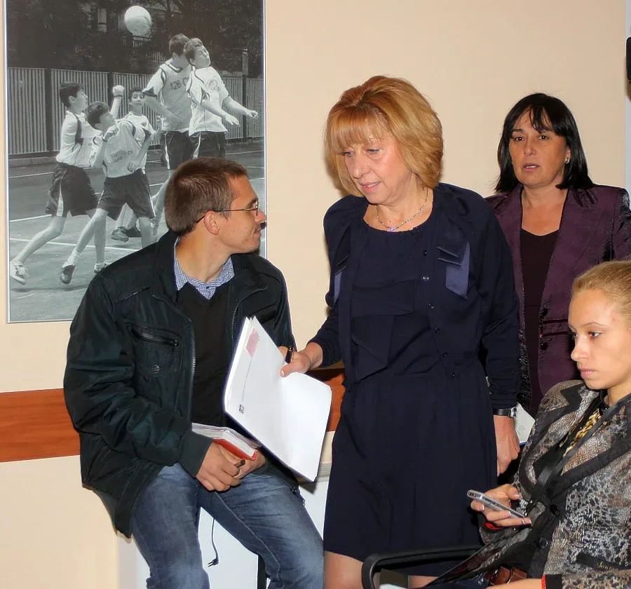 Учители искат "Майце си"