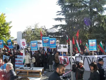 Делото за Ески джамия нажежи политически страсти