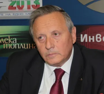 Клонираме БАН в 12 града