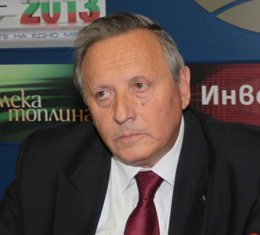 Клонираме БАН в 12 града