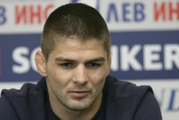 Парламентът на крака за шампиона Ангелов