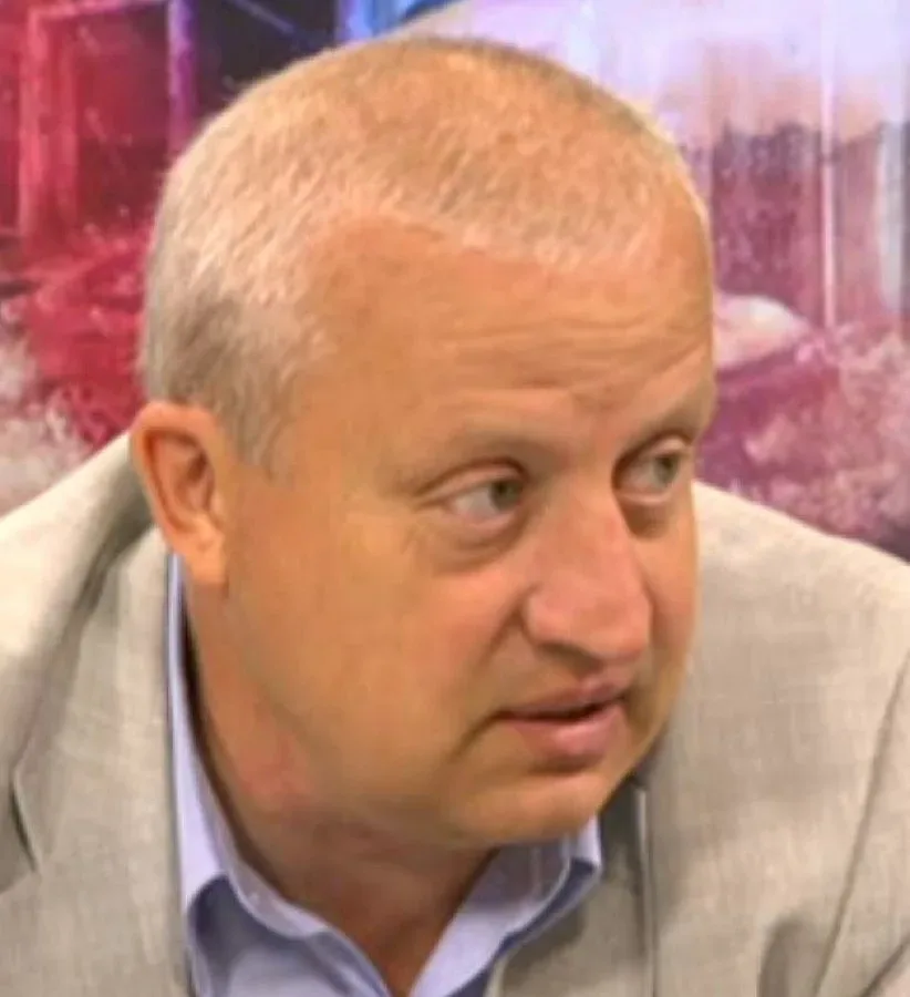 Калиграф се грижи за бежанците