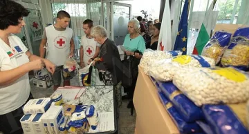 Раздават 16 000 тона хранителни помощи в страната