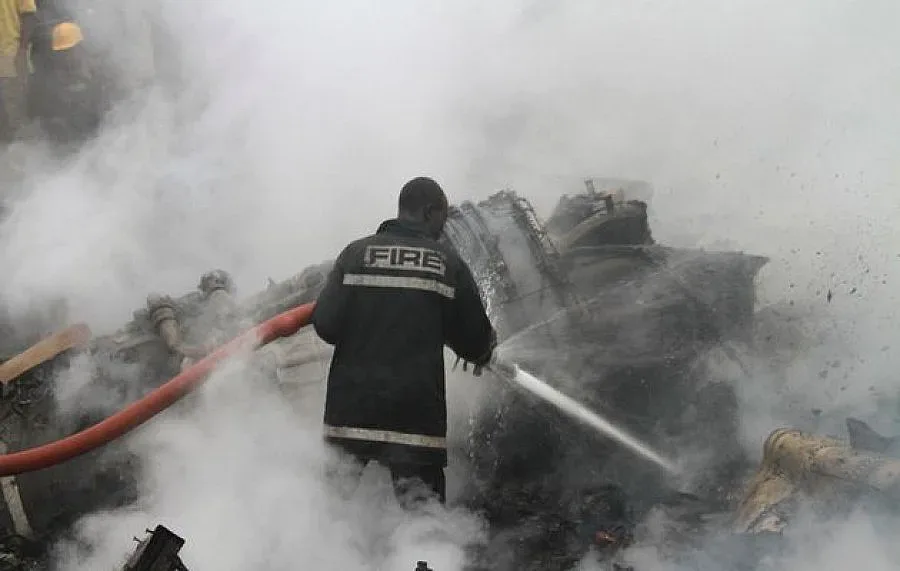 Самолет катастрофира при излитане в Лагос