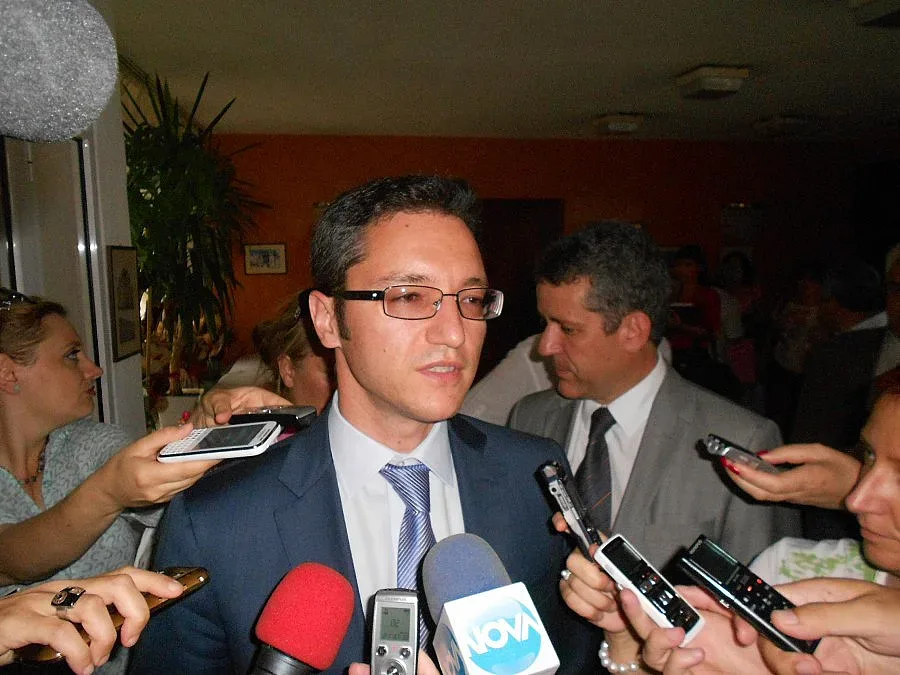 Вигенин иска от Европа правила за медиите