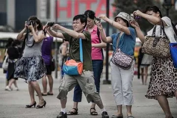 Препоръчват на китайските туристи да не си бъркат в носа