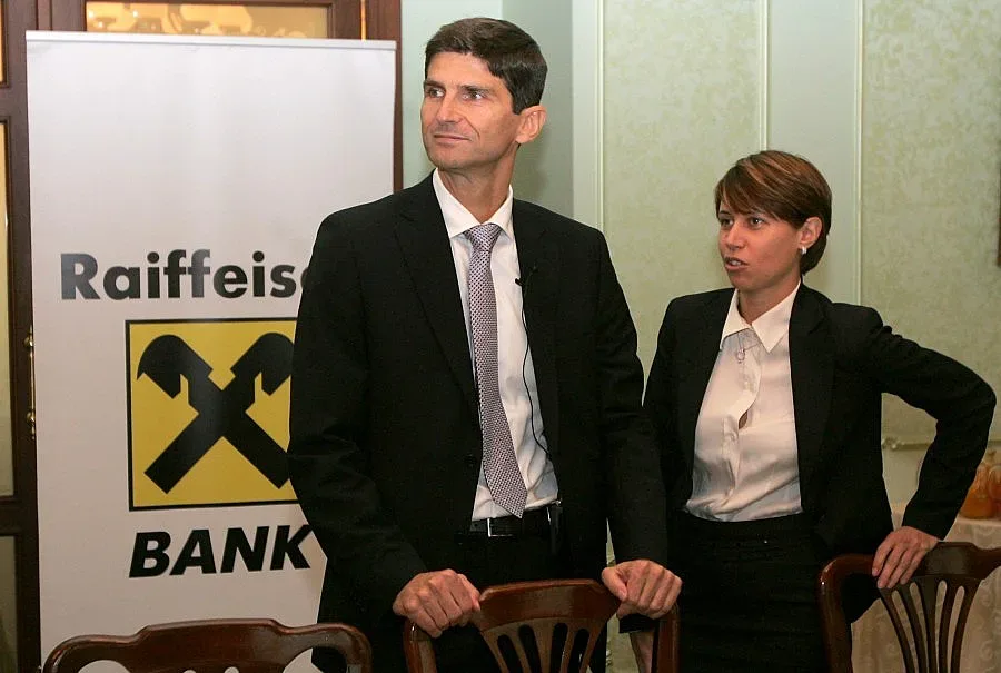 Райфайзен: Съдът създава риск за банките