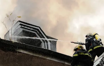 Пожарът в центъра на София е изгасен