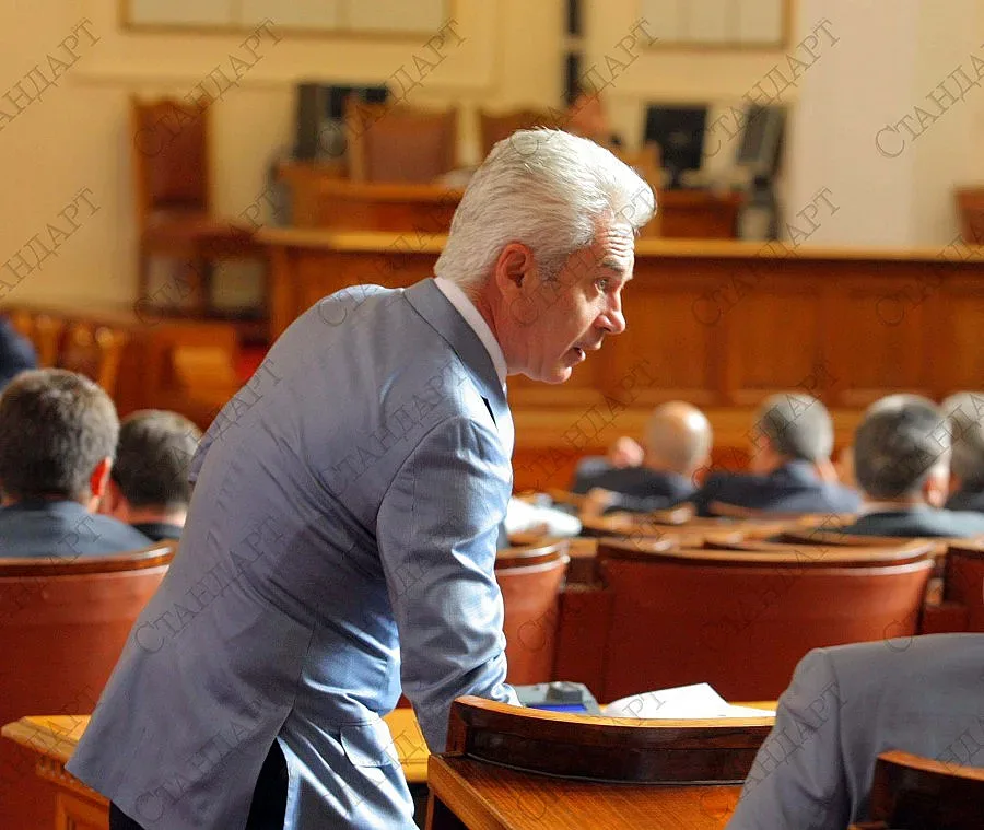 Сидеров: Вотът на недоверие е несериозен