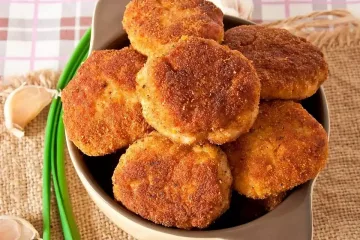 Вкусно. По-вкусно. Най-вкусно. Картофените кюфтета на баба