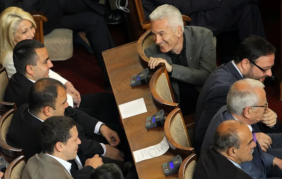 Питат в парламента "Атака" за Брюксел