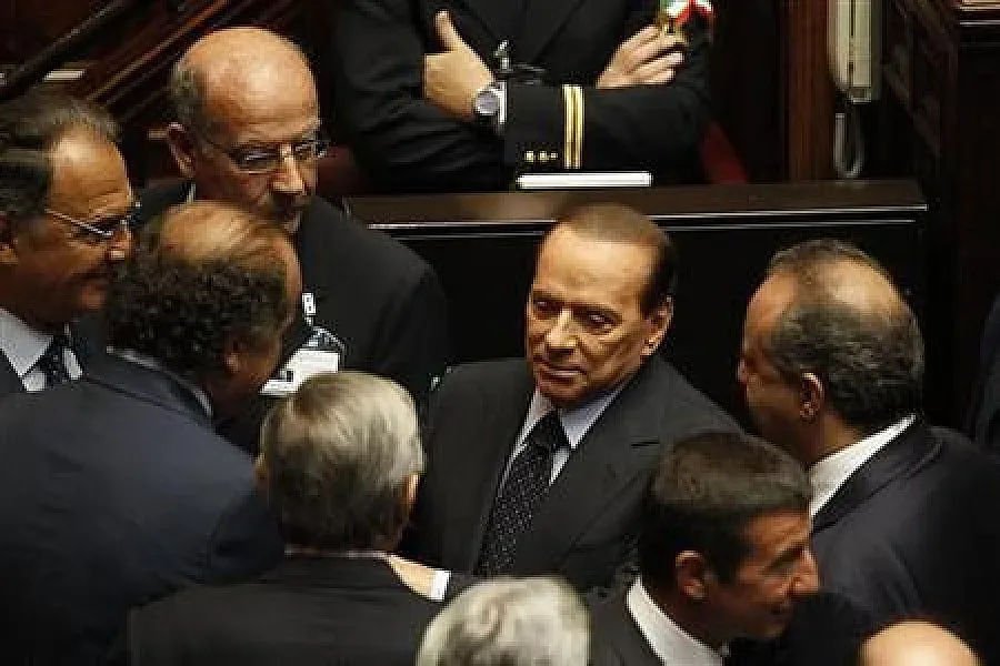 Съпартийци на Берлускони искат подкрепа за правителството