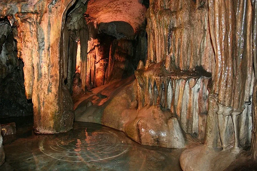 Пещерата Леденика вече е отворена