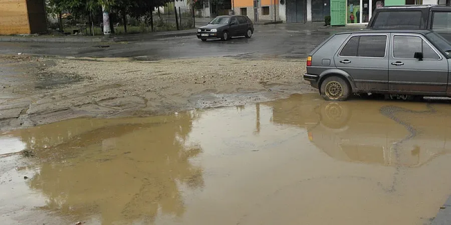 Порой наводни приземни етажи и мазета в Симитли